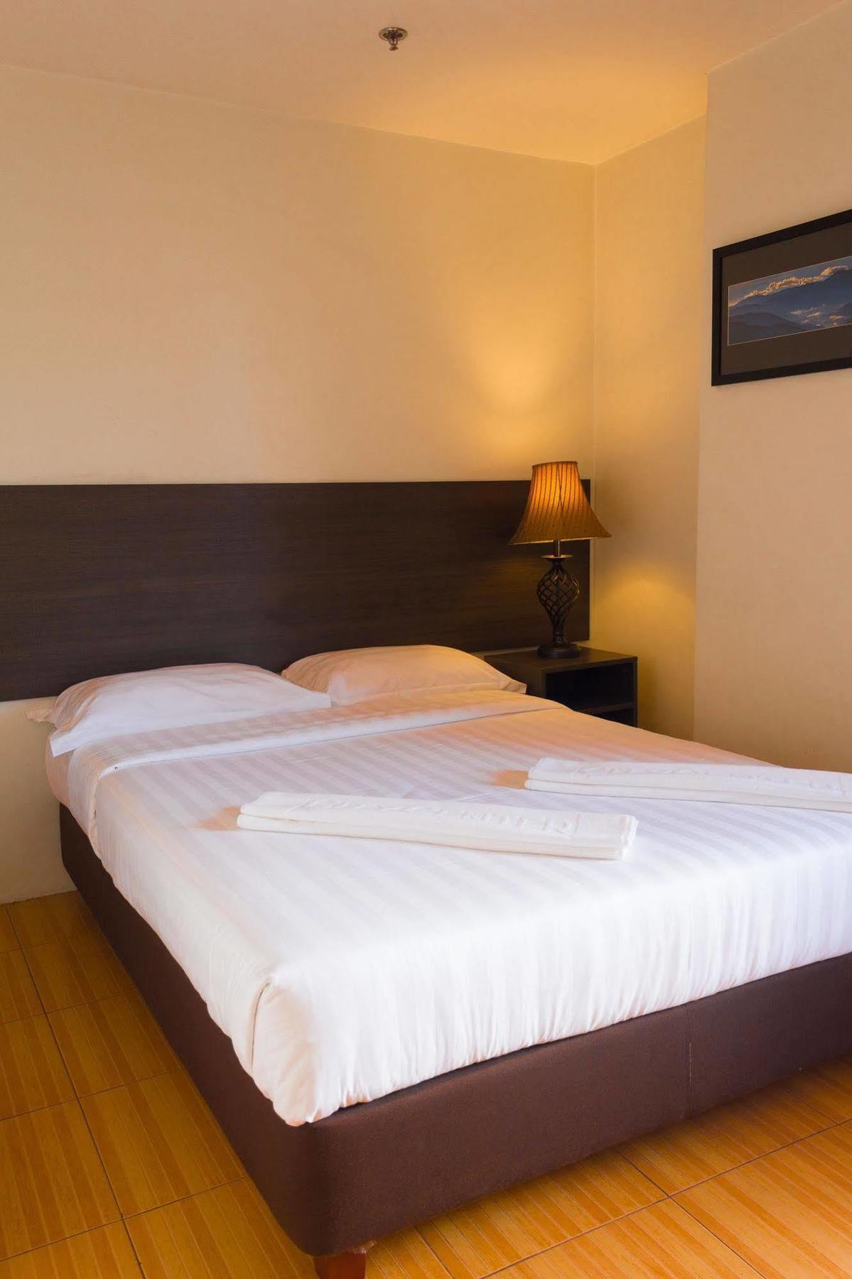 City Center Hotel Baguio City Екстериор снимка